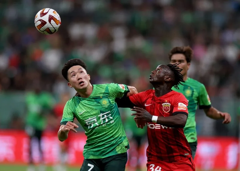 Bắc Kinh Quốc An đăng quang chức vô địch Chinese Super League năm 2009.