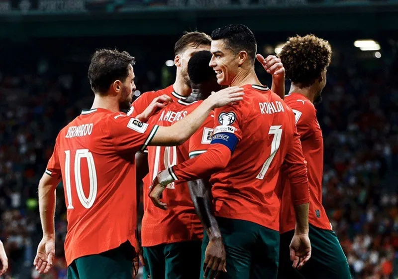 Đội hình năm 2006 với sự kết hợp giữa Figo và Ronaldo trẻ tuổi tiến vào bán kết.
